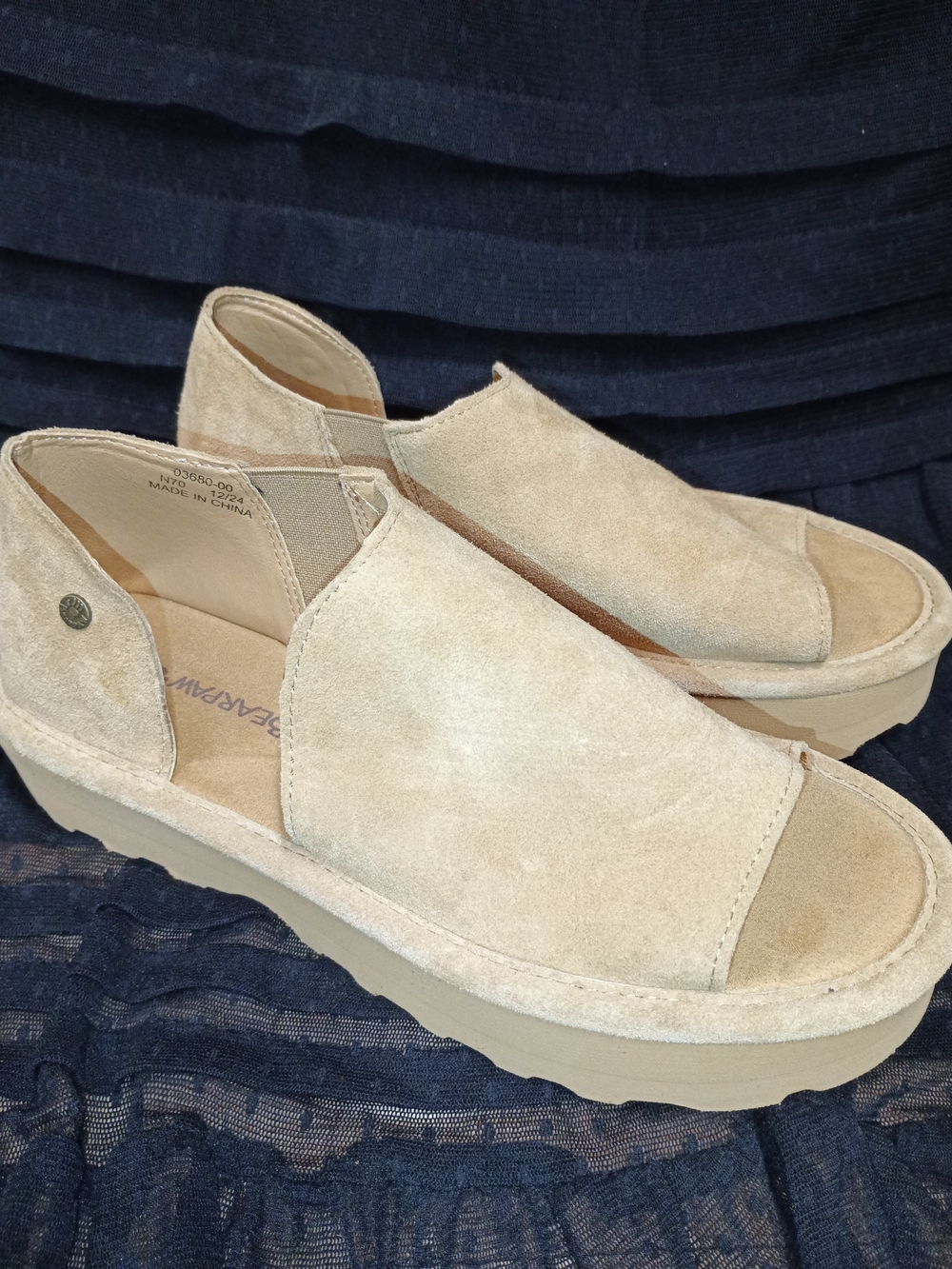 Bearpaw Sail Platform Sandals Women's Size 9